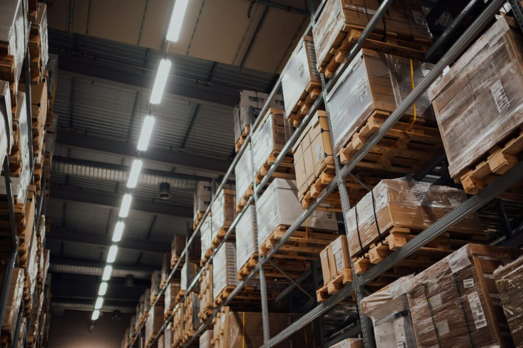 Organised warehouse supporting food logistics
